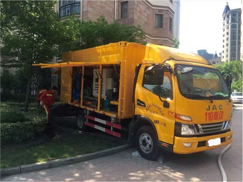 移動(dòng)式污泥脫水車